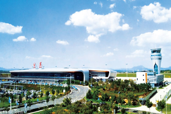 日照山字河機場